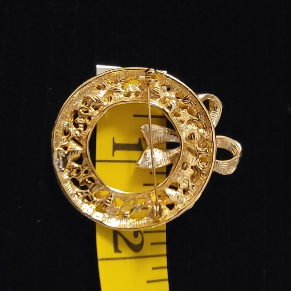 Vintage Danecraft Signed Gold Tone Christmas Wreath Brooch Pin Red Bow Holiday - Picture 8 of 16